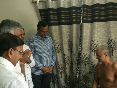 AAP leader Satyendar Jain meets monk Tarun Sagar, says matter should be put to rest AAP leader Satyendar Jain meets monk Tarun Sagar, says matter should be put to rest