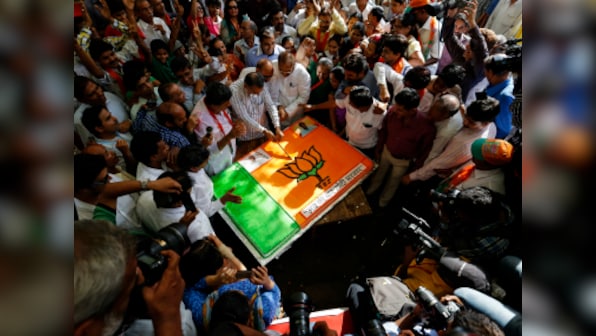 UP polls 2017: BJP, SP to win equal number of seats, finds a survey