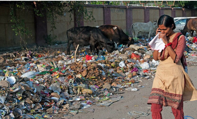 Garbage dump at Karawal Nagar. (Photos: Debobrat Ghose and Naresh Sharma)