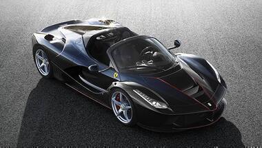 2016 Paris Motor Show: LaFerrari Aperta unveiled