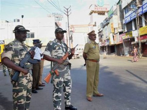 Tamil Nadu bandh over Cauvery dispute: Normal life hit, Opposition leaders detained Tamil Nadu bandh over Cauvery dispute: Normal life hit, Opposition leaders detained
