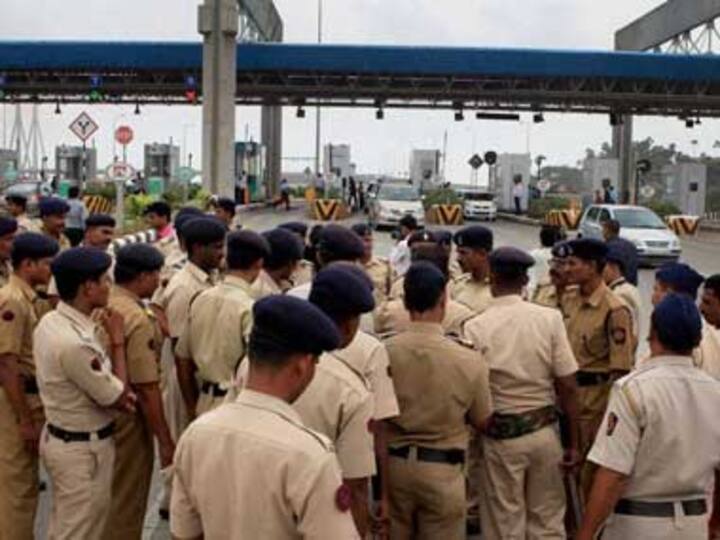 Thane: 13 booked for beating up Nashik couple, molesting woman at toll both