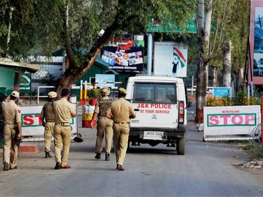 BJP blames Pak; Omar Abdullah bats for better facilities to soldiers: Who said what on Uri attack BJP blames Pak; Omar Abdullah bats for better facilities to soldiers: Who said what on Uri attack