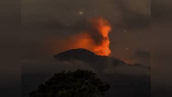 Indonesia volcano: Efforts to evacuate and rescue tourists begin a day after eruption