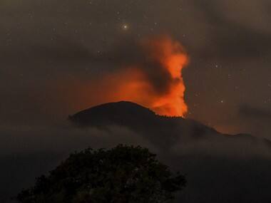 Indonesia volcano: Efforts to evacuate and rescue tourists begin a day after eruption