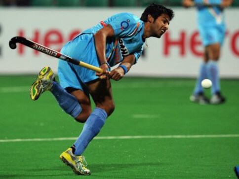 Dhanraj Pillay ends darkness at Yuvraj Walmiki's house, helps hockey