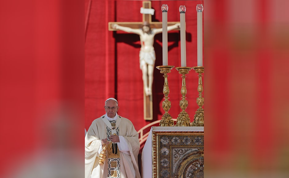Francis declares Mother Teresa a saint. “We declare and define Blessed Teresa of Calcutta to be a Saint,” the Pope announced at the ceremony. For the Pope, Mother Teresa put into action his ideal of the church as a merciful Francis declares Mother Teresa a saint. “We declare and define Blessed Teresa of Calcutta to be a Saint,” the Pope announced at the ceremony. For the Pope, Mother Teresa put into action his ideal of the church as a merciful