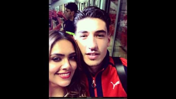 Arsenal’s Hector Bellerin and Bollywood actress Esha Gupta spotted together in London