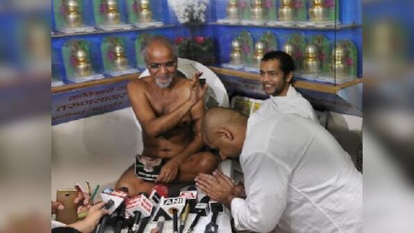On International Day of Peace, Vishal Dadlani makes peace with Tarun Sagar... and others?