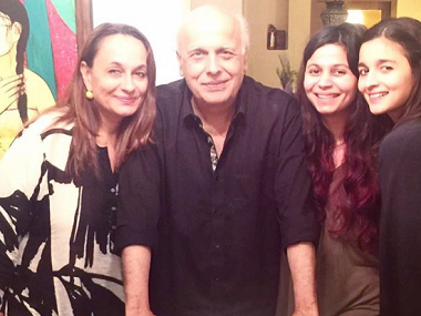 Social media stalker's guide: Alia Bhatt's birthday wishes to her father; SRK plays leapfrog Social media stalker's guide: Alia Bhatt's birthday wishes to her father; SRK plays leapfrog