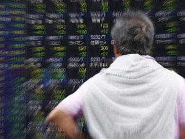 Asian markets waver amid global growth; US Treasury yields fall; gold up on weak global manufacturing activity