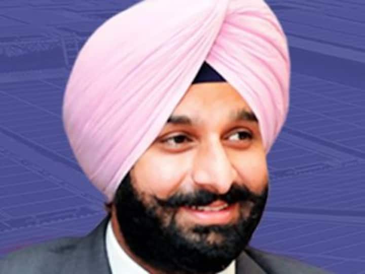 Shoe hurled at Bikram Singh Majithia amid ruckus in Punjab Assembly Shoe hurled at Bikram Singh Majithia amid ruckus in Punjab Assembly