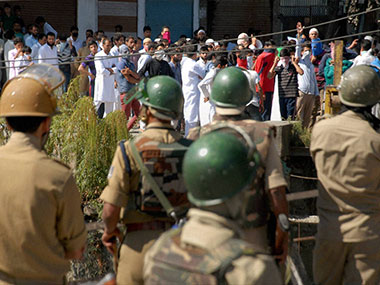 Kashmir unrest: Curfew in parts of Srinagar after pellet-ridden body of youth found Kashmir unrest: Curfew in parts of Srinagar after pellet-ridden body of youth found