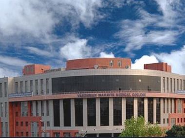 Minor fire breaks out at Safdarjung hospital; no casualties reported Minor fire breaks out at Safdarjung hospital; no casualties reported