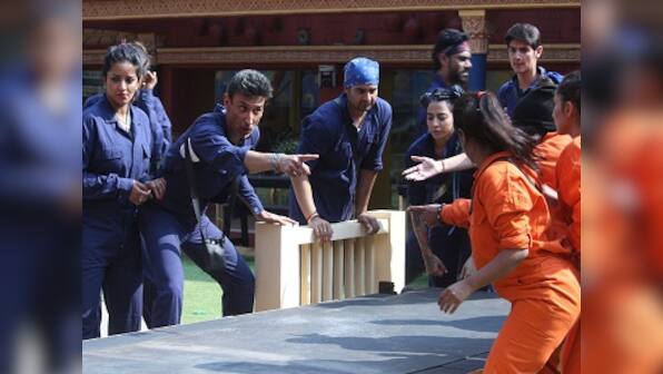 Bigg Boss 10, Episode 9, 25th October 2016 preview: Rohan-Akansha fight, Mona-Manu flirt