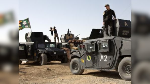 Mosul: Iraqi general calls on Islamic State militants to surrender