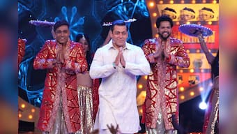 Bigg Boss 10 Episode 13 29 October 2016: Salman trips over Om Swami at Weekend ka Vaar