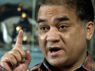 Ilham Tohti, jailed Chinese minority scholar, wins human rights award Ilham Tohti, jailed Chinese minority scholar, wins human rights award