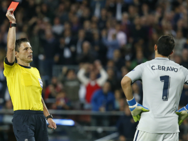 Champions League: Lionel Messi's heroics, Sergio Aguero's absence help Barcelona beat Manchester City Champions League: Lionel Messi's heroics, Sergio Aguero's absence help Barcelona beat Manchester City