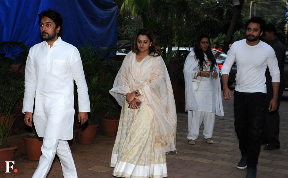 Bollywood celebs pay their respects at Shilpa Shetty's ...