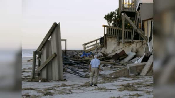 Hurricane Matthew weakens, makes landfall in South Carolina