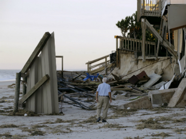 Hurricane Matthew weakens, makes landfall in South Carolina Hurricane Matthew weakens, makes landfall in South Carolina