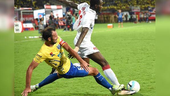 ISL 2016: Kerala Blasters batter Delhi Dynamos with possession play, but settle for stifling draw