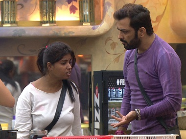 Bigg Boss 10 Episode 8, 24th October 2016: Indiawale become 'sevaks', fights break out Bigg Boss 10 Episode 8, 24th October 2016: Indiawale become 'sevaks', fights break out