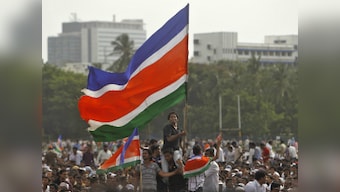 MNS drive against hawkers in Mumbai continues, party workers attack vendors near Vashi railway station