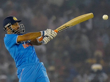 India vs New Zealand: MS Dhoni pulls off a masterstroke, rolls back the years in Mohali India vs New Zealand: MS Dhoni pulls off a masterstroke, rolls back the years in Mohali