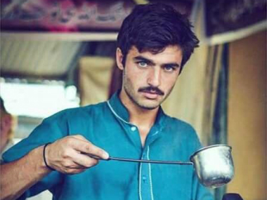 Blue-eyed Pakistani 'chaiwala' lands modelling deal after photo goes viral Blue-eyed Pakistani 'chaiwala' lands modelling deal after photo goes viral