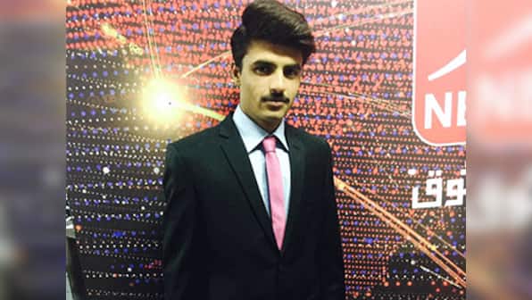 Pakistani chai wala turns fashion wala; bags modeling project from online shopping store