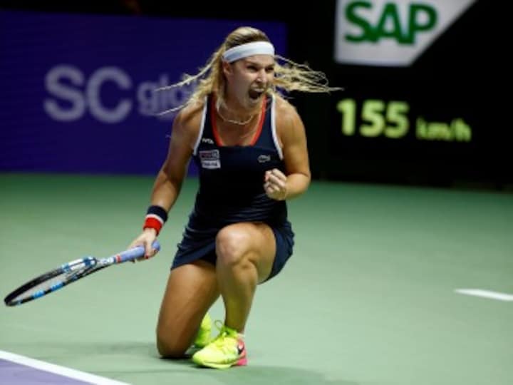 WTA Finals: Dominika Cibulkova sends Simona Halep packing, keeps her chances alive