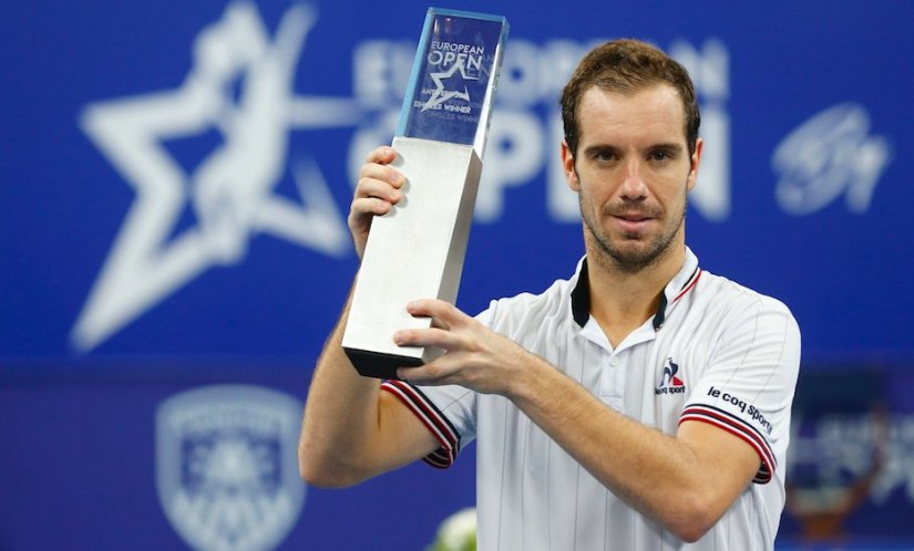 Richard Gasquet lifts his 14th ATP trophy at the inaugural European Open in Antwerp. Image courtesy: Twitter/@EuroTennisOpen