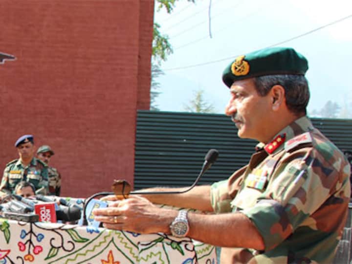 Former 15 Corps commander Lt Gen Satish Dua takes over as CISC chief