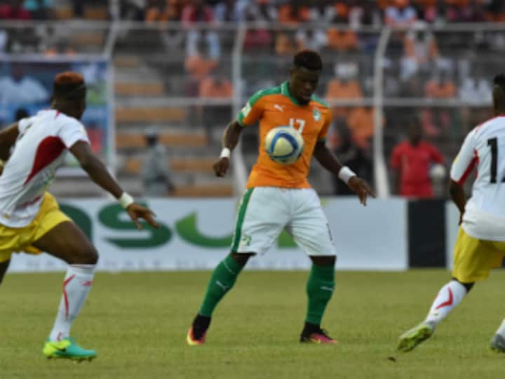 Watch: Ivory Coast's Serge Aurier saves Mali player's life during World Cup qualifier Watch: Ivory Coast's Serge Aurier saves Mali player's life during World Cup qualifier