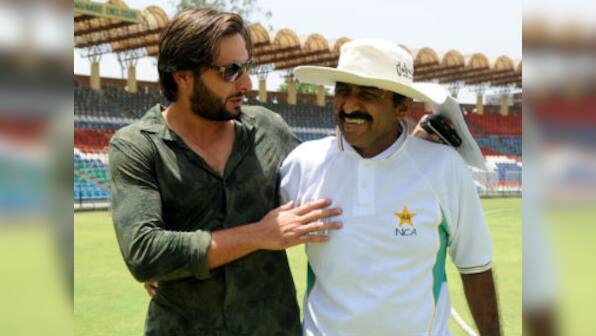 Javed Miandad offered job of mentoring Shahid Afridi-led Peshawar Zalmi in PSL 2016