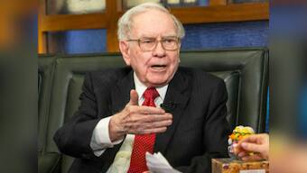 Warren Buffett hits back at Donald Trump's tax deduction claims; releases tax details