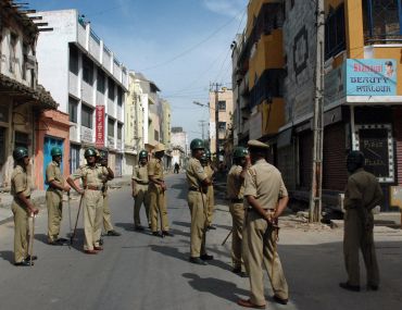 RSS worker hacked to death by two men in Bengaluru; warning of reprisal issued to govt RSS worker hacked to death by two men in Bengaluru; warning of reprisal issued to govt