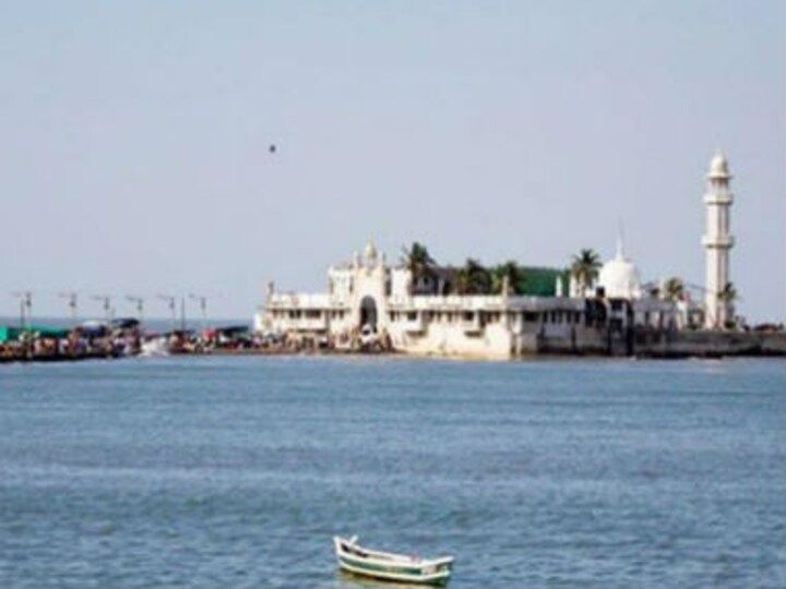 Haji Ali: Tears, tea and qawwali as women enter dargah after five-year gap