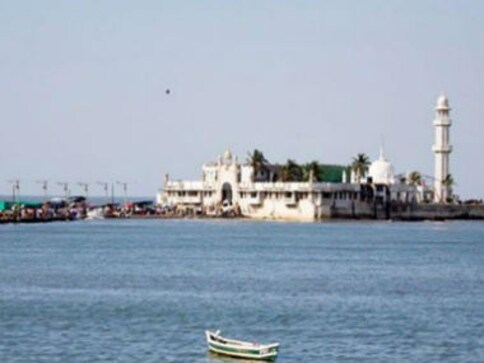 Haji Ali: Tears, tea and qawwali as women enter dargah after five-year gap Haji Ali: Tears, tea and qawwali as women enter dargah after five-year gap