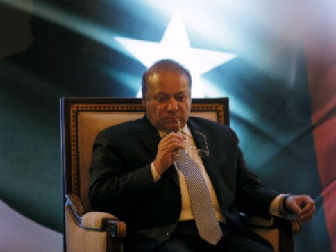 Controversial report in The Dawn, Imran Khan and unruly Pakistan Army: PM Nawaz Sharif is in a real pickle Controversial report in The Dawn, Imran Khan and unruly Pakistan Army: PM Nawaz Sharif is in a real pickle