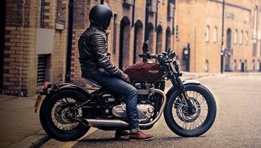 Unveiled: Triumph Bonneville Bobber