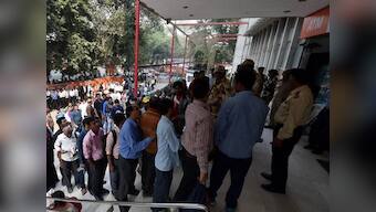 Demonetisation: Farmer standing in queue to exchange old notes dies of heart attack in Gujarat