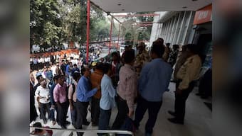 Demonetisation guidelines: Govt should end flip-flops and make up its mind