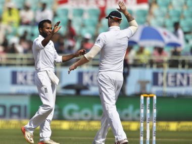 India vs England, 2nd Test: Visitors' erratic batting exposed but Adil Rashid, seamers give hope India vs England, 2nd Test: Visitors' erratic batting exposed but Adil Rashid, seamers give hope