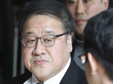 South Korean political scandal widens, two former aides of president Park arrested South Korean political scandal widens, two former aides of president Park arrested