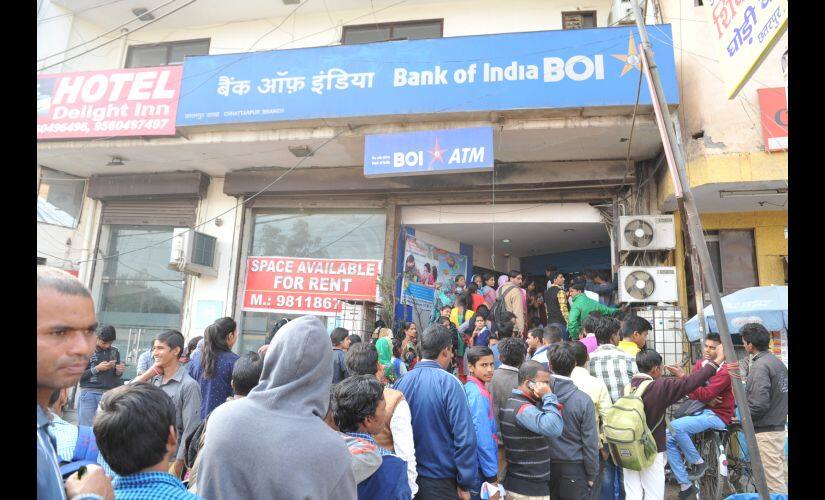 Heavy rush outside Bank of India, Delhi. Firstpost/Naresh Sharma