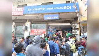 Salary day amid note ban: Banks start rationing to combat cash crunch; pressure to escalate