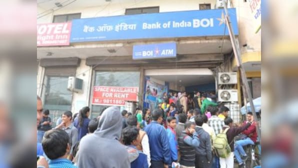 Salary day amid note ban: Banks start rationing to combat cash crunch; pressure to escalate